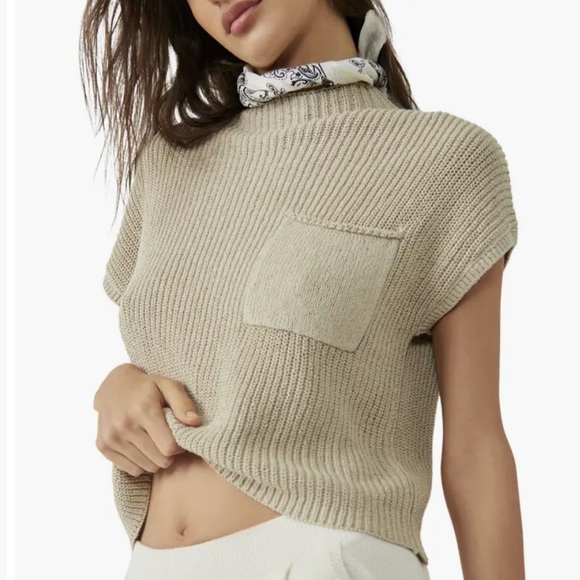 FREE PEOPLE Free-est Freya Short Sleeve
Sweater & Pants Set - Picture 7 of 17